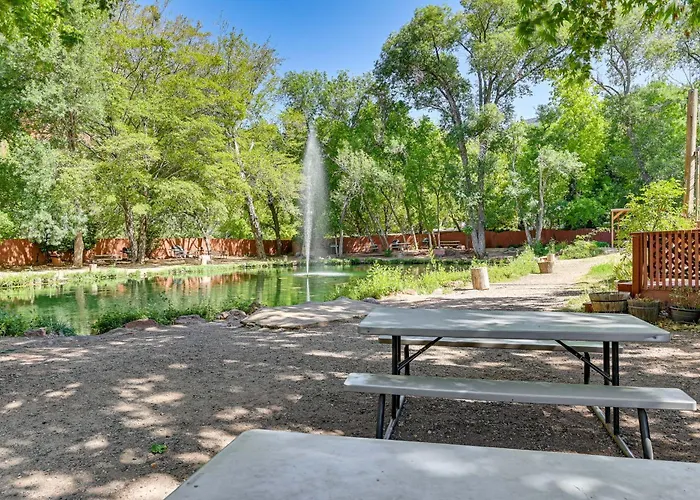 Patio & Mtn Views: Tranquil Gem *