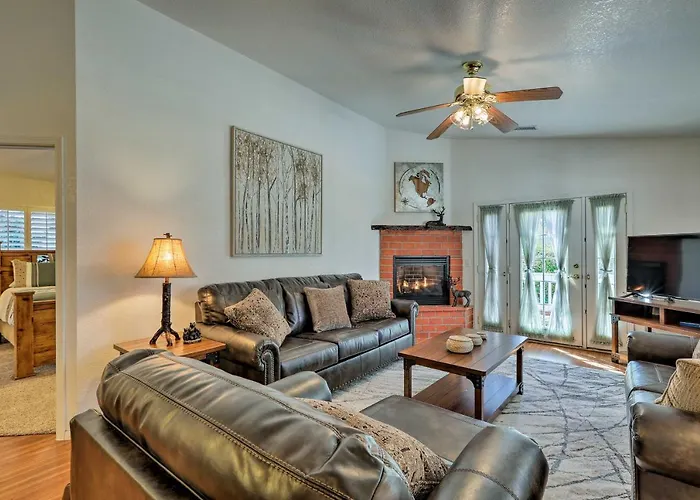 Patio & Mtn Views: Tranquil Gem *
