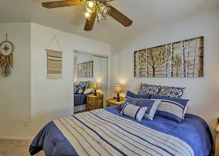Holiday home Patio & Mtn Views: Tranquil Gem *